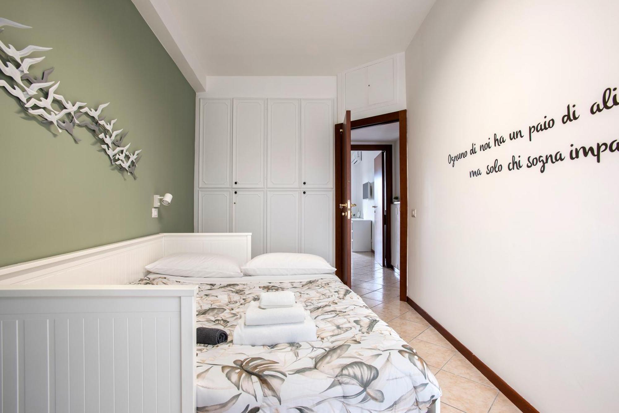 Stylish & Cozy - 5 Star Location- Balcony - City View Рим Экстерьер фото